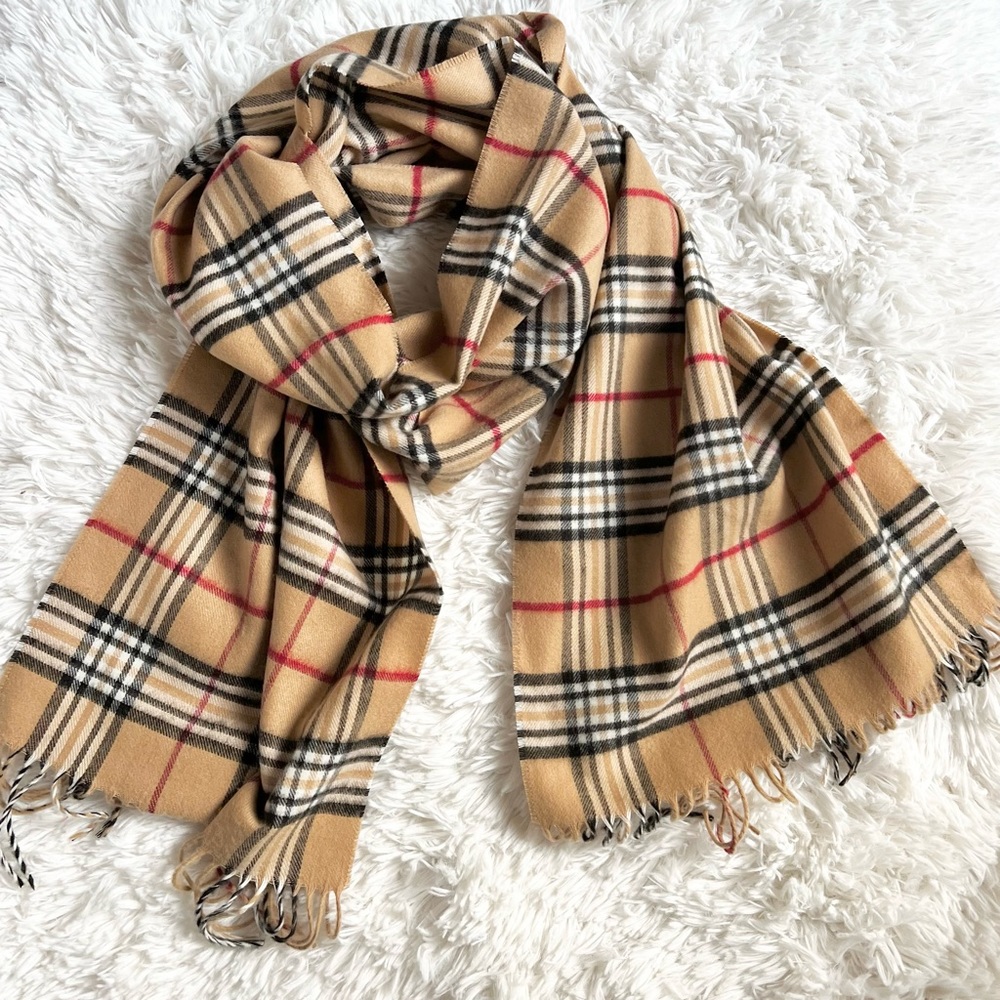 V. FRAAS Plaid Scarf. New without tags Tan Black White